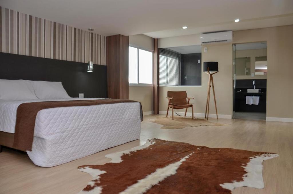 M Tower Hotel Pelotas Esterno foto