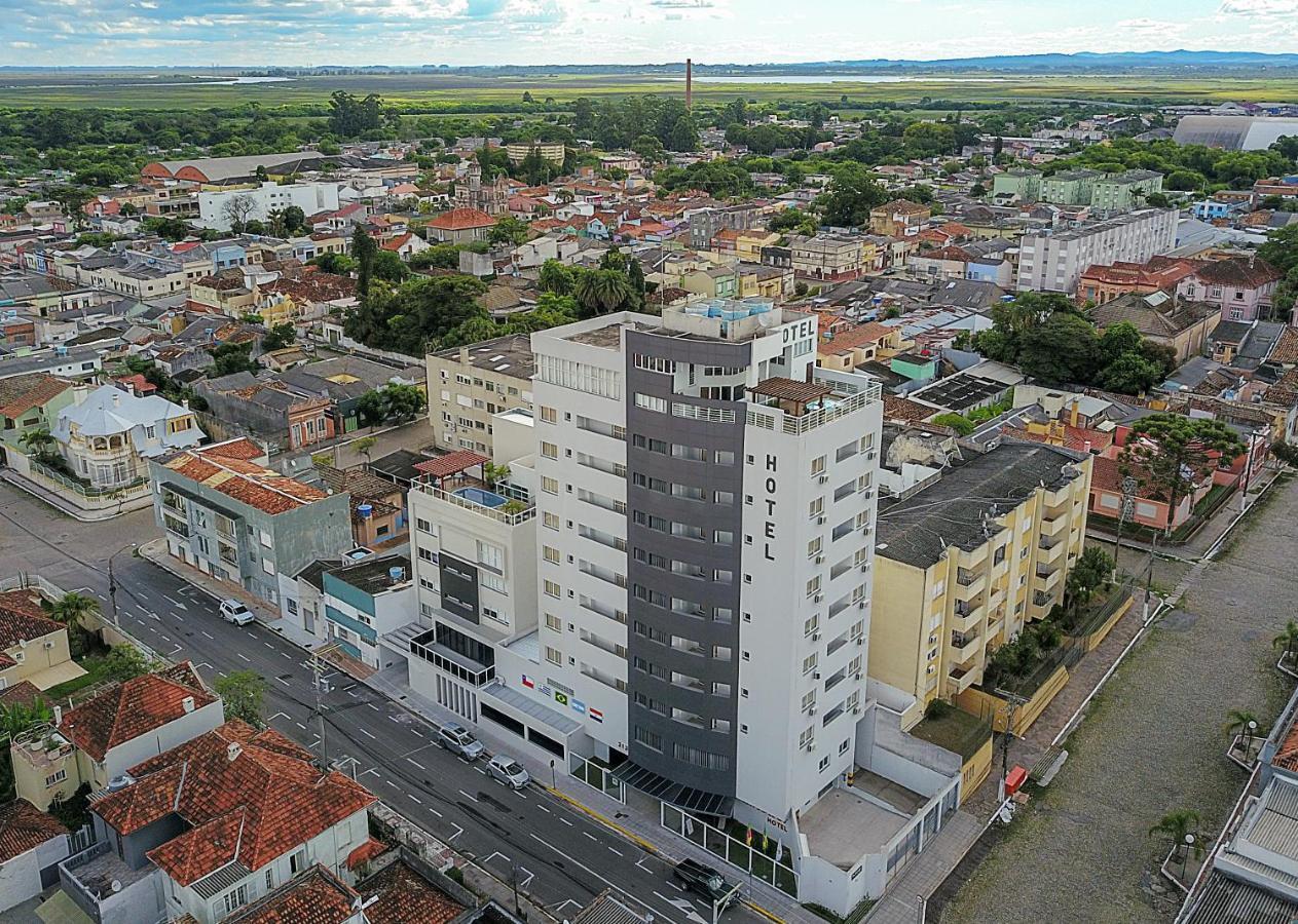 M Tower Hotel Pelotas Esterno foto